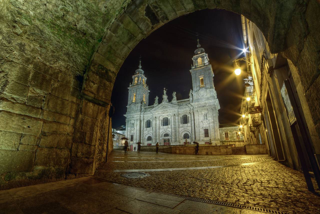 Kathedrale Lugo bei Nacht