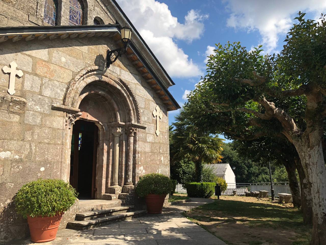 huebsche Kirche am Camino Francés
