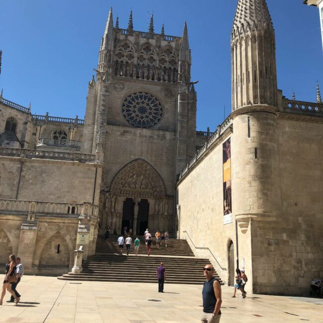 vor der Kathedrale in Burgos