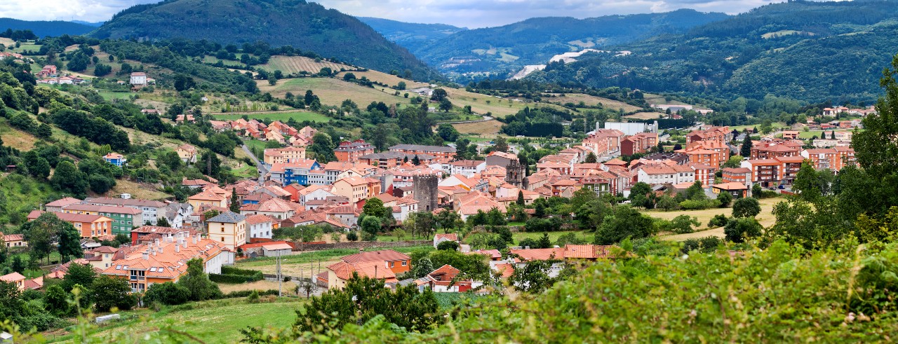 Blick auf Salas Asturien